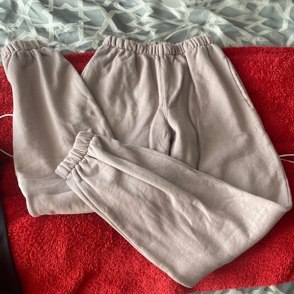 Brandy Melville Pants - Brandy Melville Sweatpants
